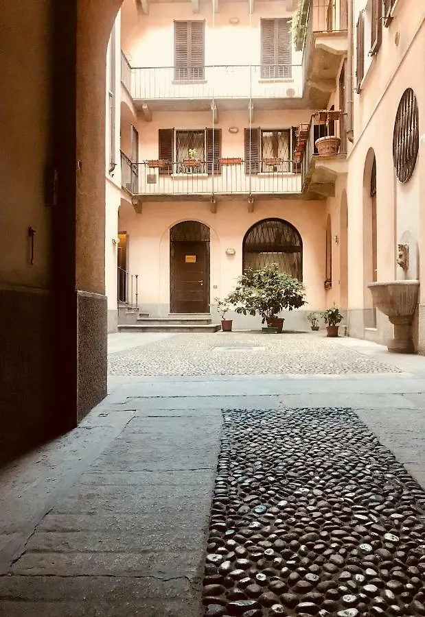 Comecasa Duomo - San Babila Lovely Apartment Milan Italy