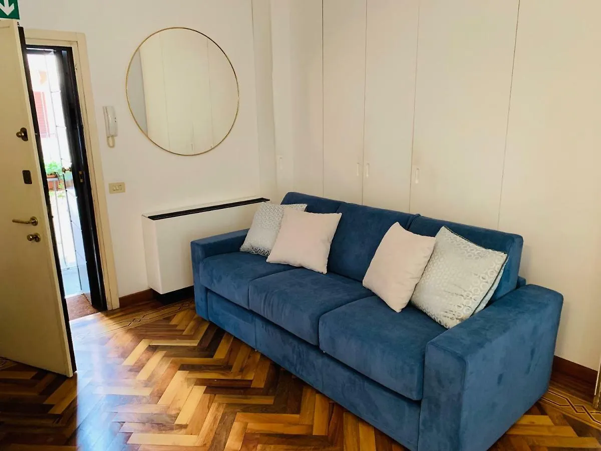 Comecasa Duomo - San Babila Lovely Apartment Milan Italy